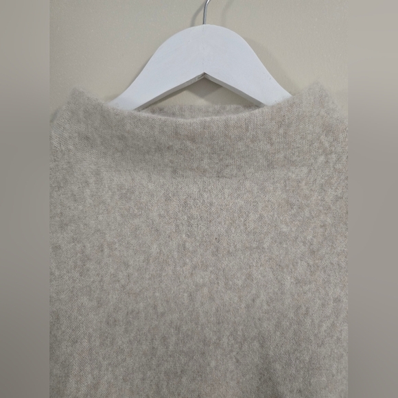 TAHARI 100% CASHMERE Mockneck Raglan Sleeve Beige Size XL - Picture 4 of 6